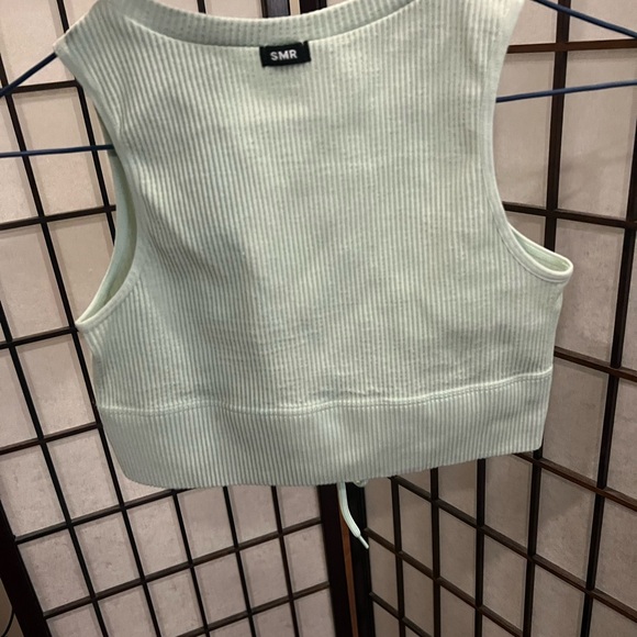 Cute but doesn’t fit me, size small - Picture 4 of 4